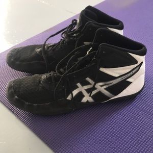 wrestling shoes